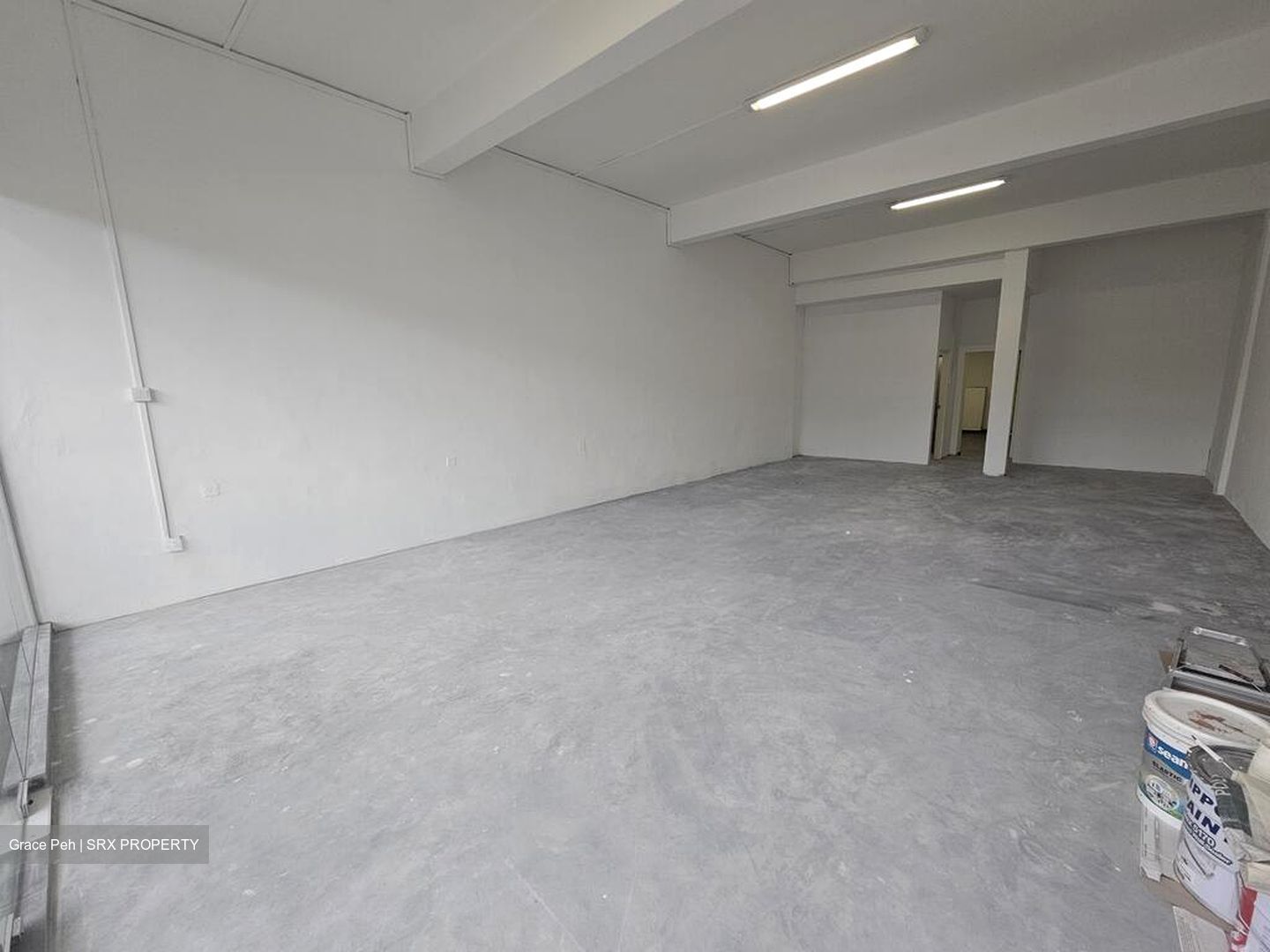 Connexion (D8), Retail #500789431